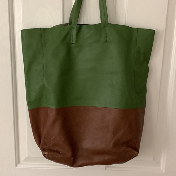Celine gorgeous leather tote with original tags - Picture 4 of 5